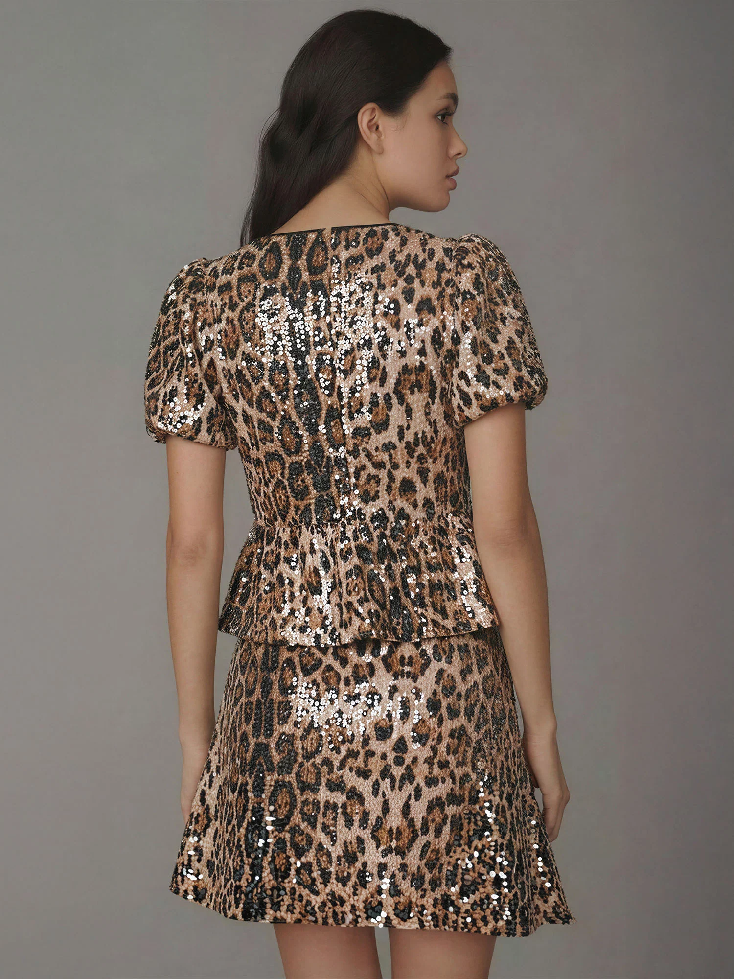 Contrast Bow Sequin Animal Top - Image 9